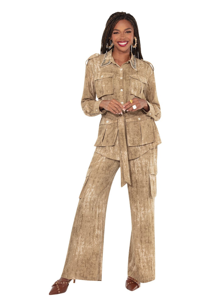 2pc. Top & Pant Set - Love The Queen. Style 17642 - Especially Yours