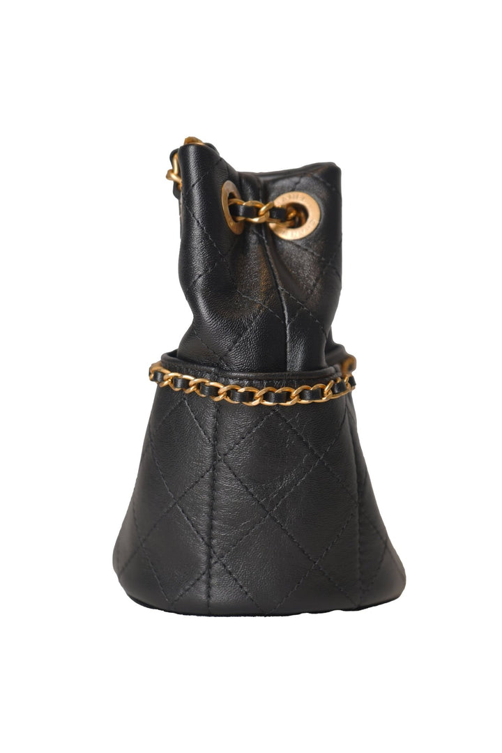 Chanel - Shiny Lambskin Quilted Chain Bucket Bag Black - Especially Yours