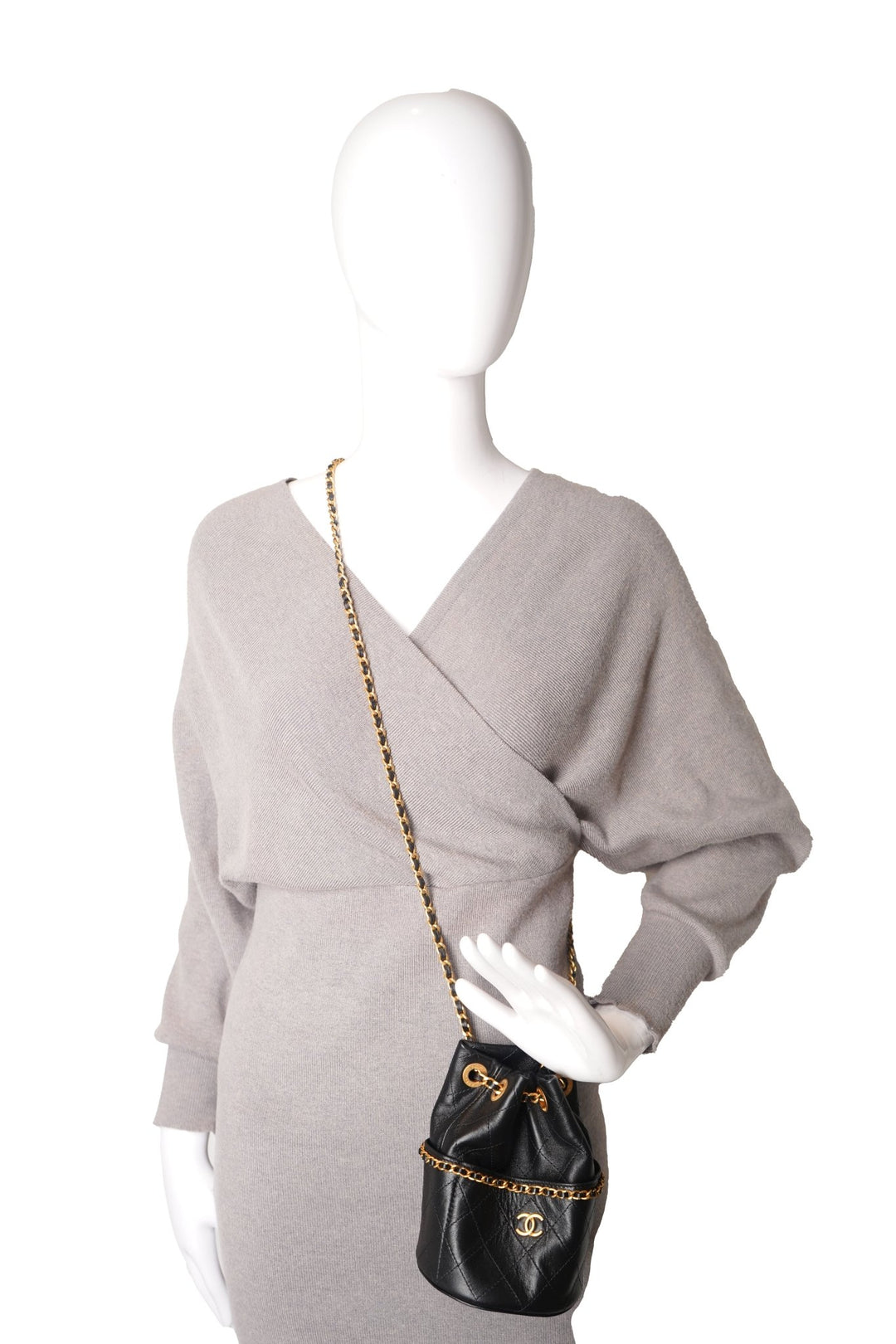 Chanel - Shiny Lambskin Quilted Chain Bucket Bag Black - Especially Yours