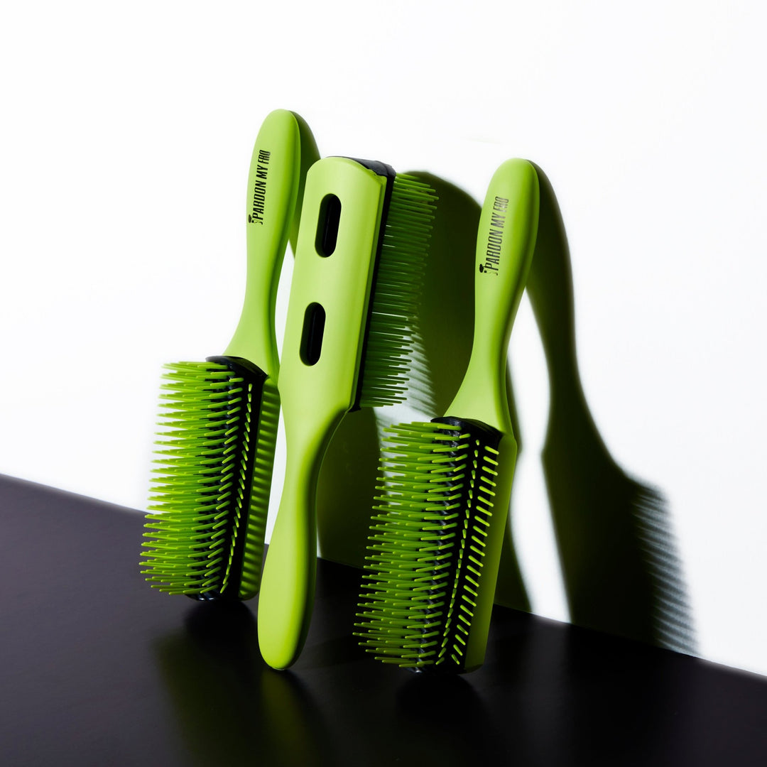 "I Don't Want No Tugs" Detangler Brush - Especially Yours