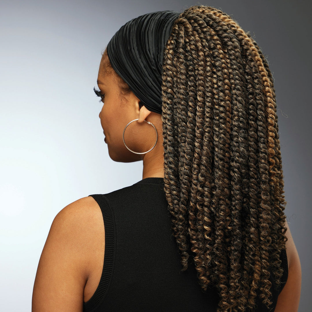 LENORA - Especially Yours