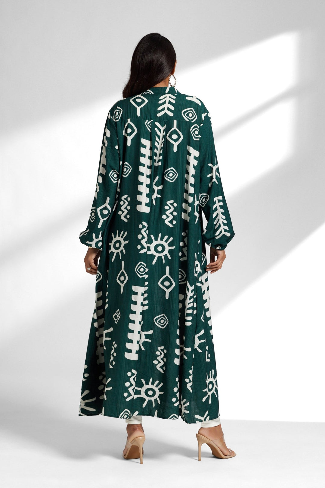 women’s midi shirtdress outfit back